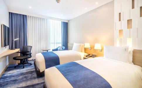 Holiday Inn Express Bangkok Soi Soonvijai, An Ihg - 6