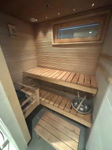 Levi Suites Levi Gold - 225