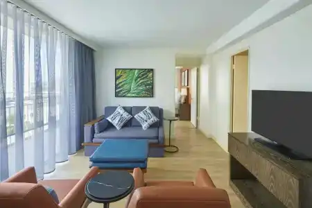 Courtyard by Marriott Waikiki Beach - 89