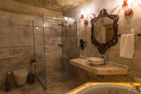 Solo Cave Suites - 123