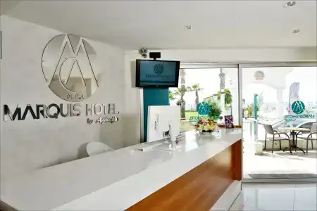m.c.a Marquis - 1
