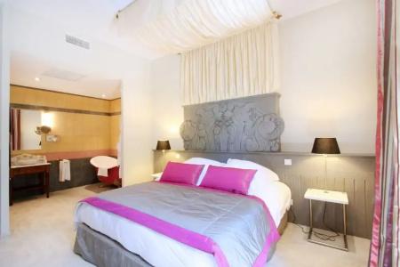 Hôtel Les Deux Garçons ( ex - Hôtel de Gantès) - 25