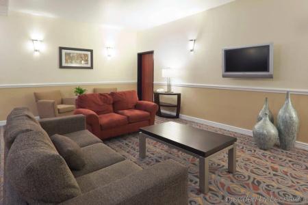 Holiday Inn Express & Suites Central - 5
