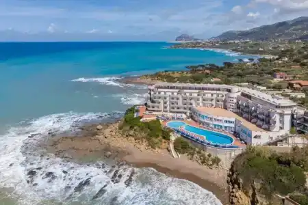 Carlton Riviera - 12