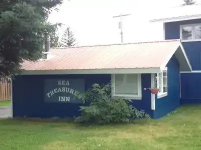Sea Treasures Inn - 0