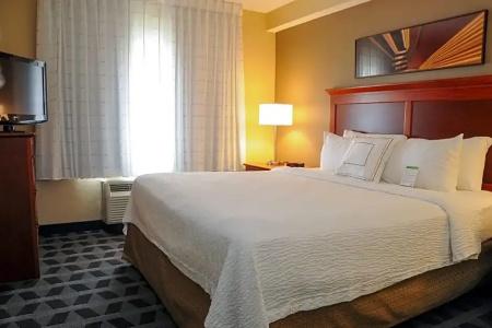 TownePlace Suites by Marriott South - 76