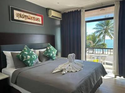 Smugglers Cove Beach Resort & - 71