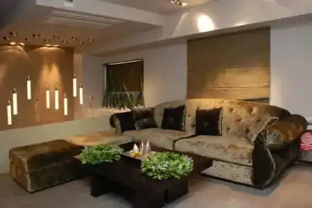 Aion Luxury - 1