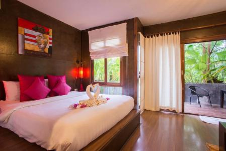 B52 Beach Resort - 3