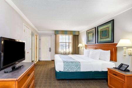 La Quinta Inn By Wyndham West - 4
