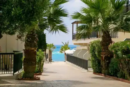 Louis Paphos Breeze - 32