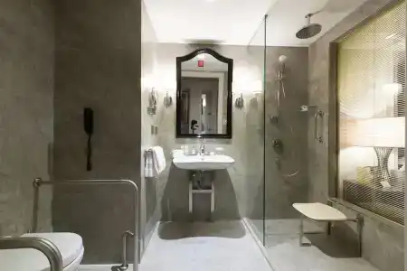DoubleTree By Hilton Izmir Airport - 51