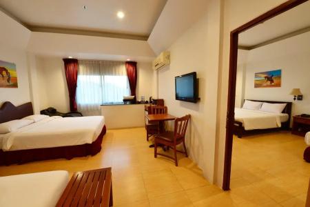 Thongsomboon Club - 16