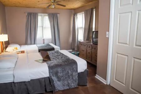 Delton Oaks Resort - 171