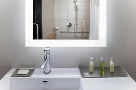 Doubletree By Hilton New York Times Square West - 70