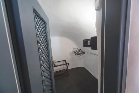 Lotza Studios - 123