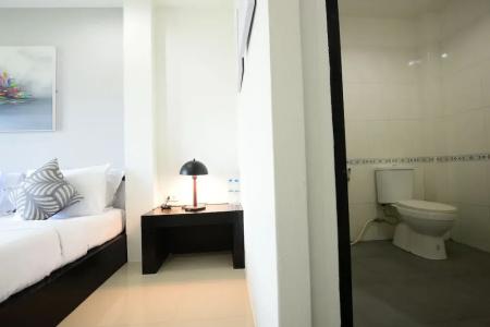 Nr Nanai Patong - 84