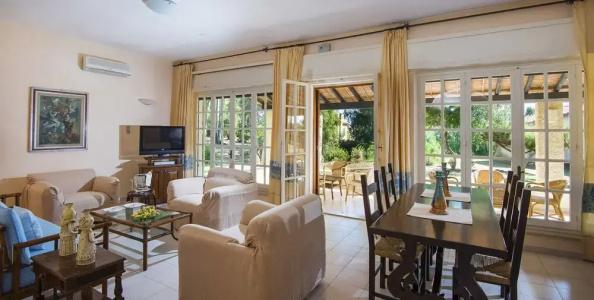 Is Morus Relais - 52