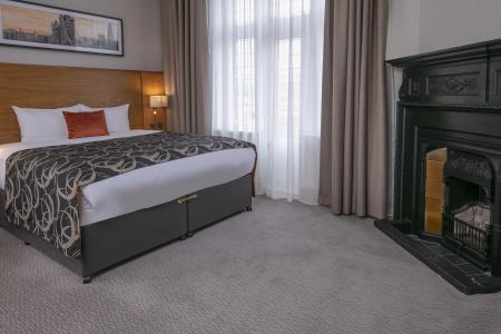 Clayton Crown London - 3