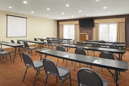 Country Inn & Suites by Radisson, West, KS - 18