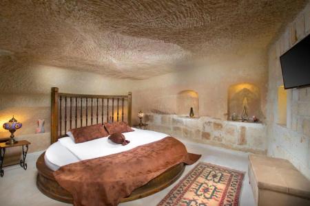 Romantic Cave - 11