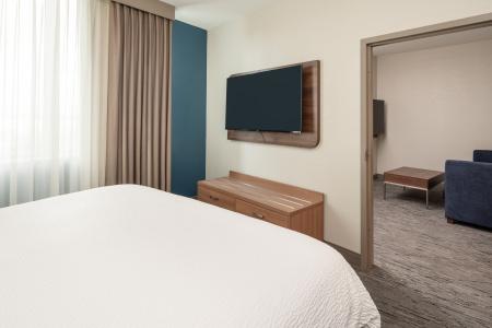 Cambria Miami Airport - Blue Lagoon - 6