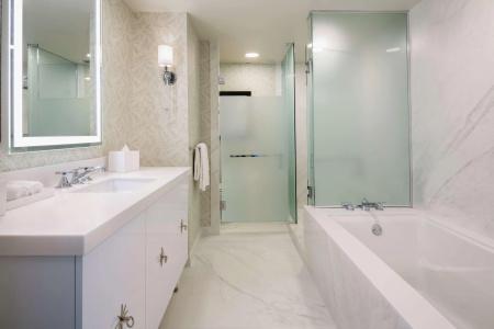 The Beverly Hilton - 48