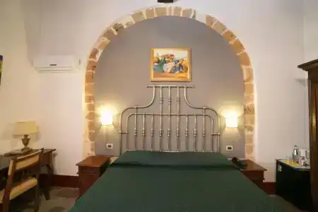 Henry's House - 62