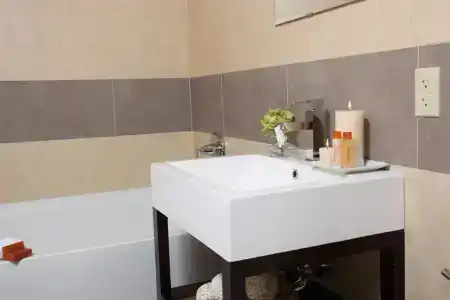 Pointe Plaza - 9