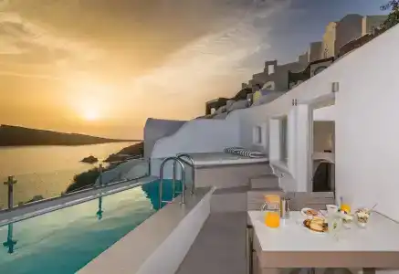 Elite Luxury Suites - 221