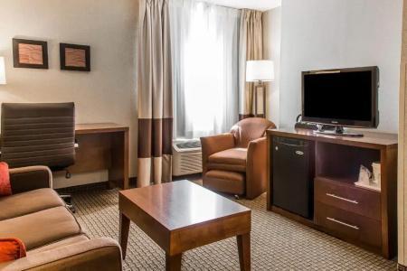 Comfort Inn Boston - 49