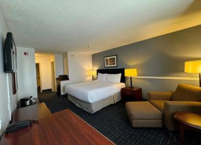 Ramada Plaza Airport and Conference Centre - 3