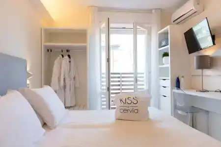 Kiss - 4