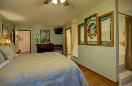 Blue Mountain Mist Country Inn - 119