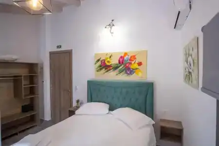 Serenity Luxe Suites - 25
