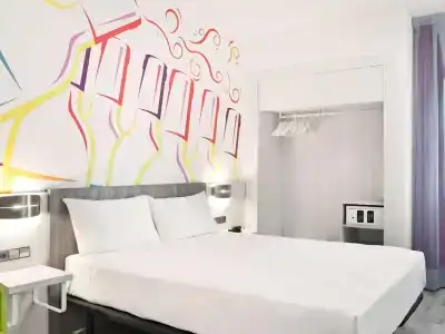 Ibis Styles Madrid Prado - 52