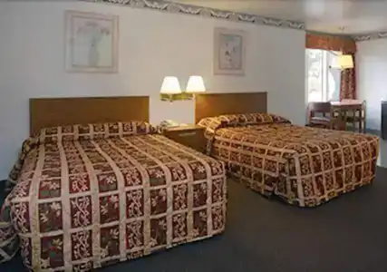 Monterey Fairgrounds Inn - 1