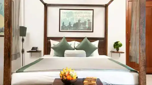 Mane History Lovers - 32