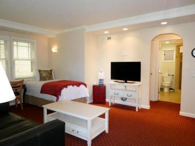 Briarwood Inn - 158