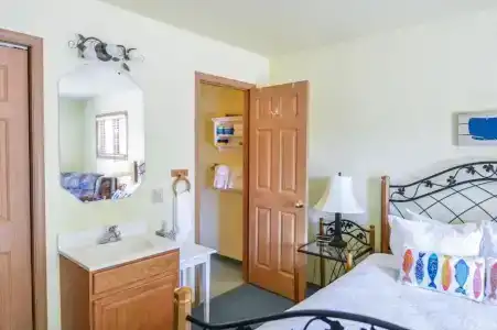 Sea Treasures Inn - 1