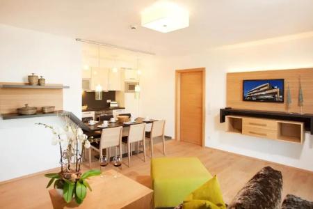 Lederer's living - 95
