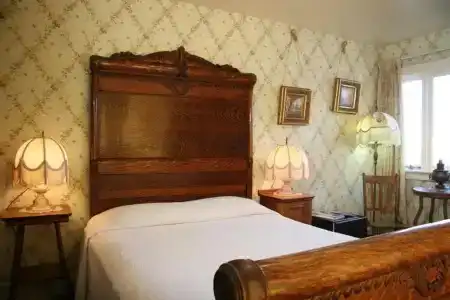 Martine Inn - 60