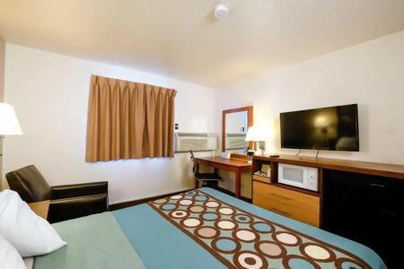 Super 8 by Wyndham/White Sands Area - 21