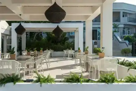 Bitzaro Grande & Suites - 20