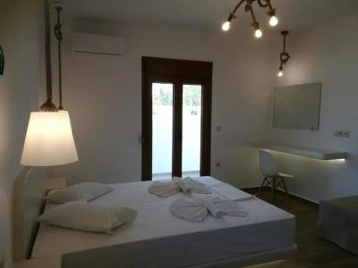 Maria's Rooms & Studios - 115