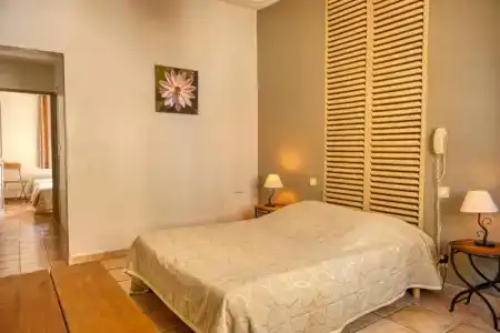 Au Saint Roch - Hôtel et Jardin - 34