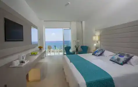 King Evelthon Beach & Resort - 3