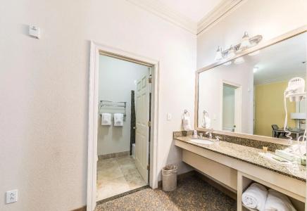 Clarion Pointe - 7