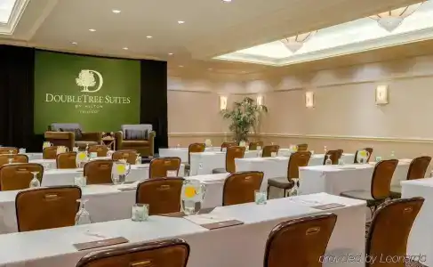 DoubleTree Suites by Hilton Phoenix - 31