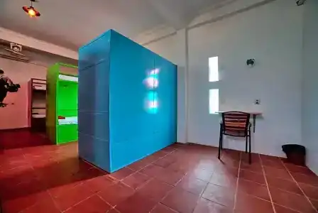 Funky Flashpacker - 22